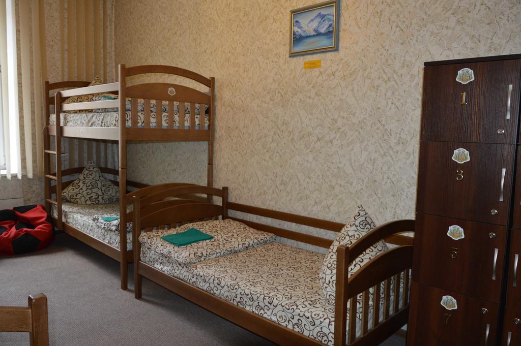 Lviv Lucky Hostel Exterior photo